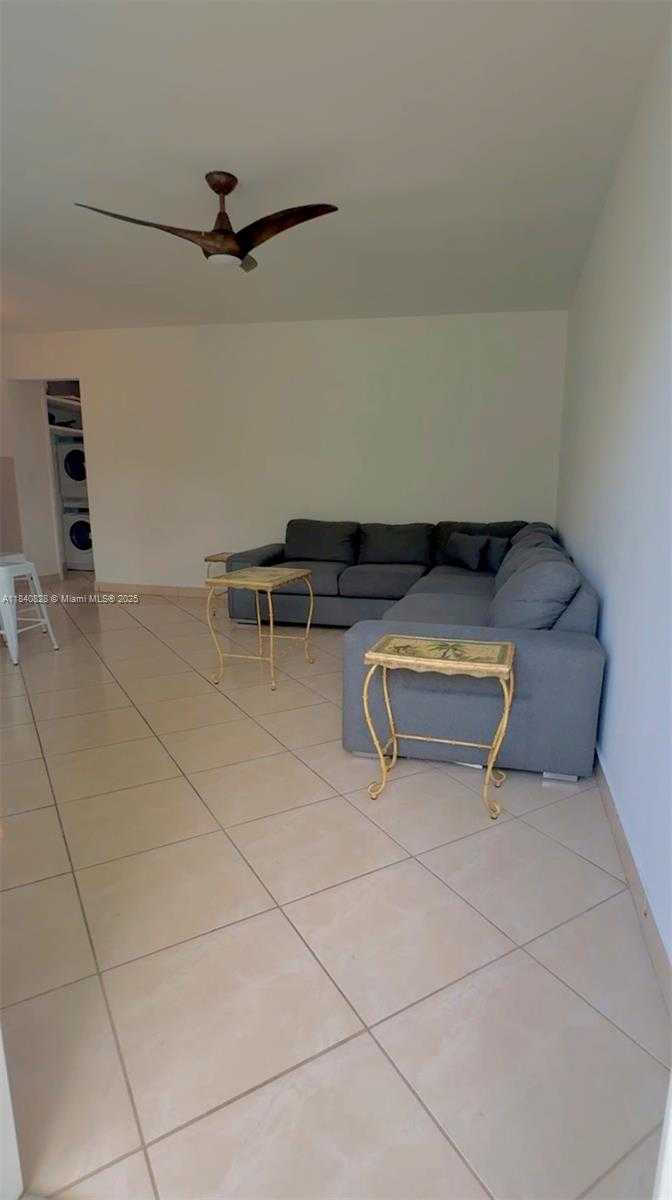 Small Image of 401 COLLINS AVE #15, Miami Beach Number 8