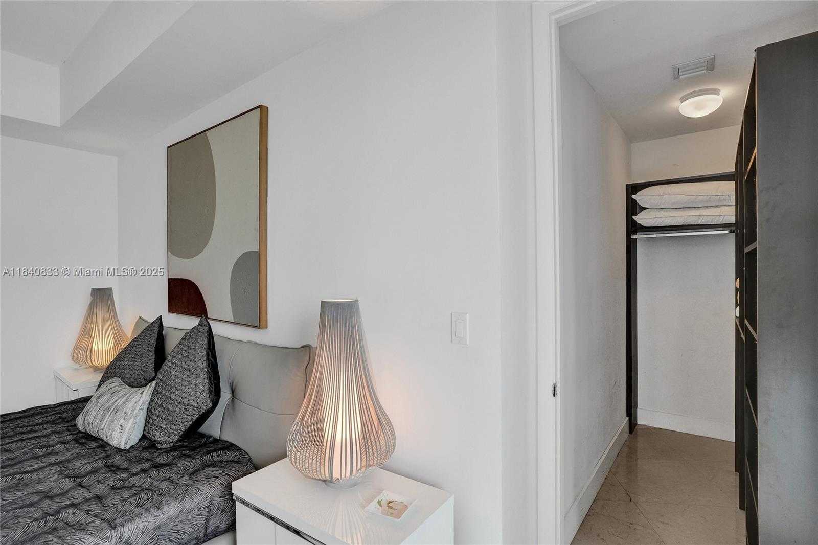 Small Image of 31 SOUTH EAST 6TH ST #2104, Miami Number 17