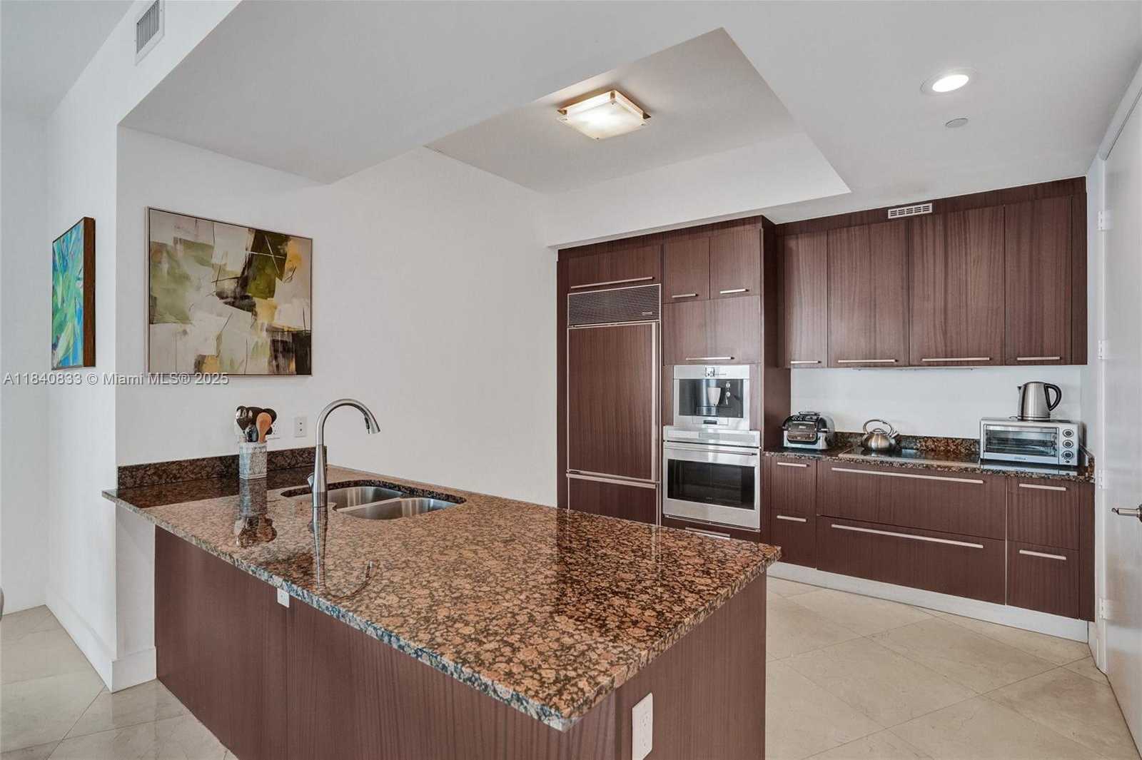 Small Image of 31 SOUTH EAST 6TH ST #2104, Miami Number 22