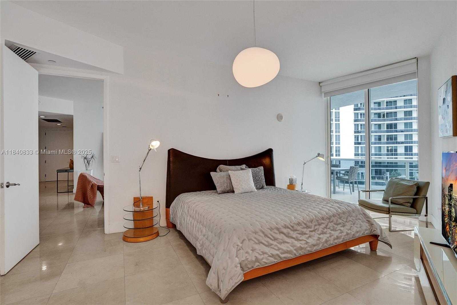Small Image of 31 SOUTH EAST 6TH ST #2104, Miami Number 32