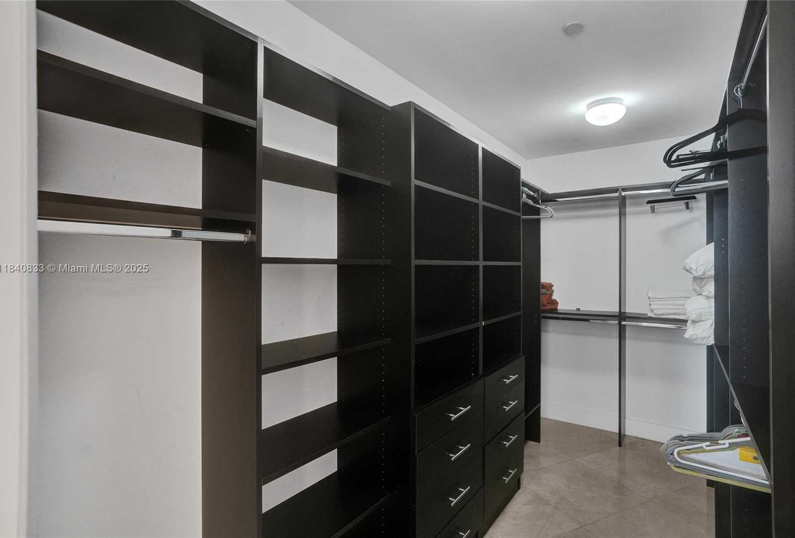 Small Image of 31 SOUTH EAST 6TH ST #2104, Miami Number 34