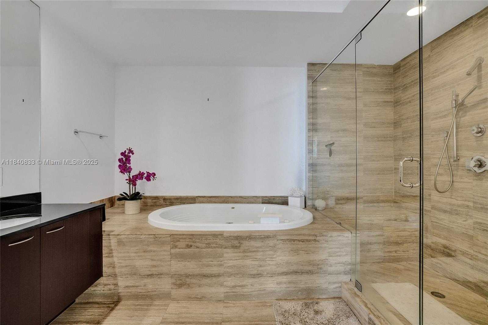 Small Image of 31 SOUTH EAST 6TH ST #2104, Miami Number 37
