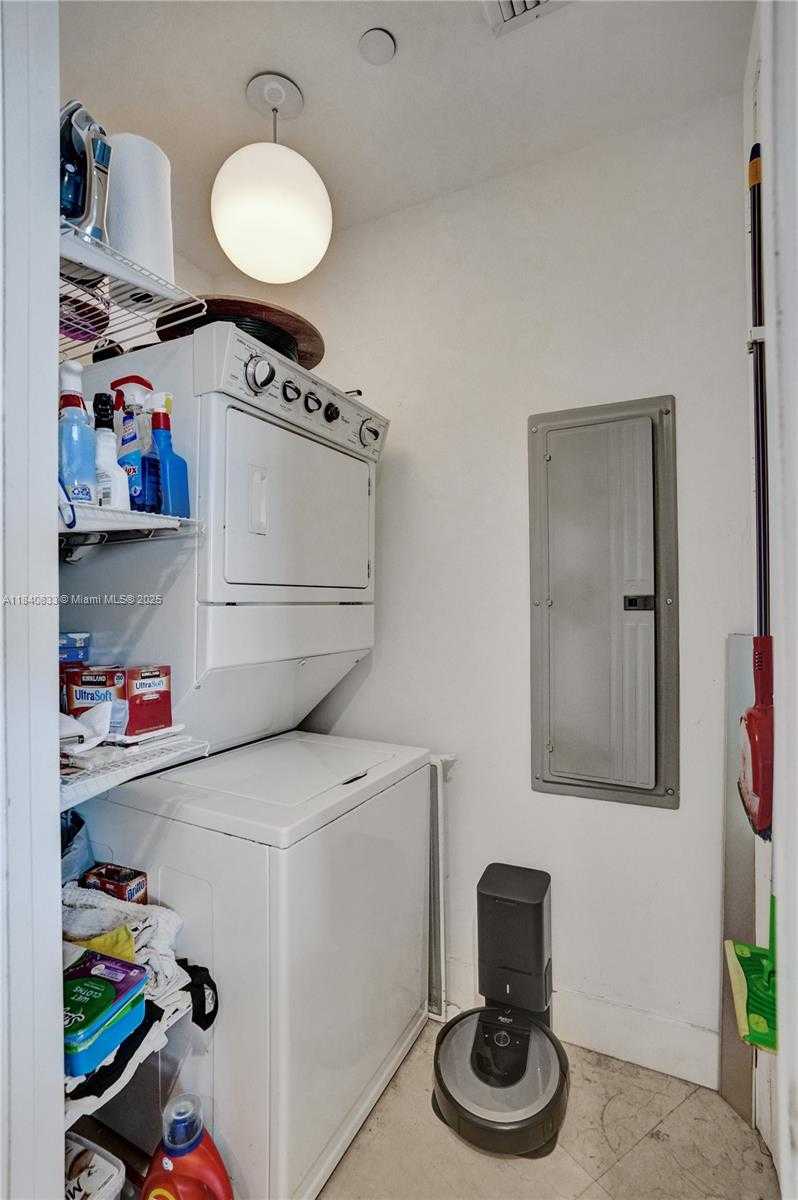 Small Image of 31 SOUTH EAST 6TH ST #2104, Miami Number 39