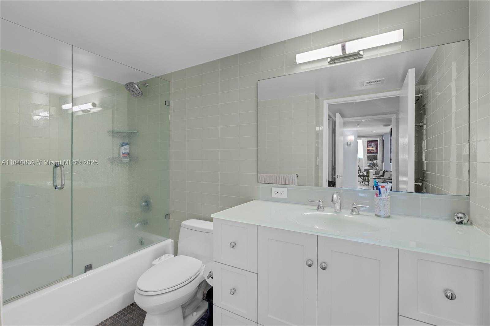 Small Image of 1688 WEST AVE #1209, Miami Beach Number 14
