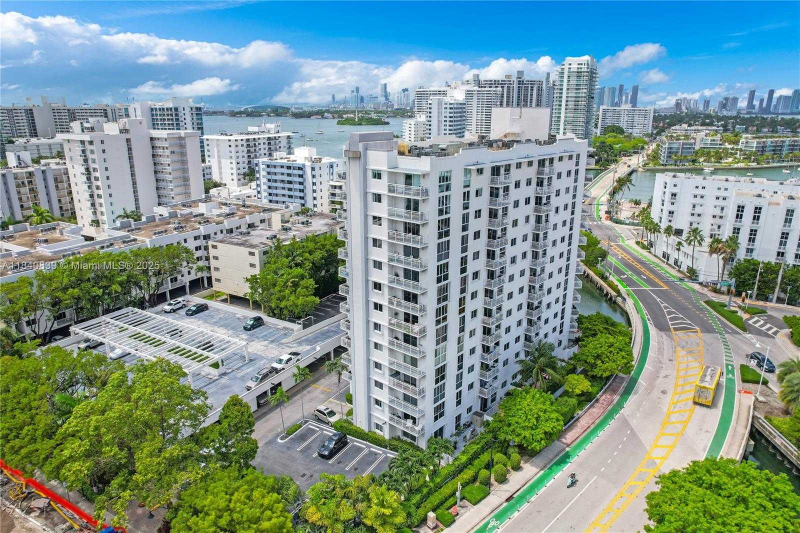 Small Image of 1688 WEST AVE #1209, Miami Beach Number 17