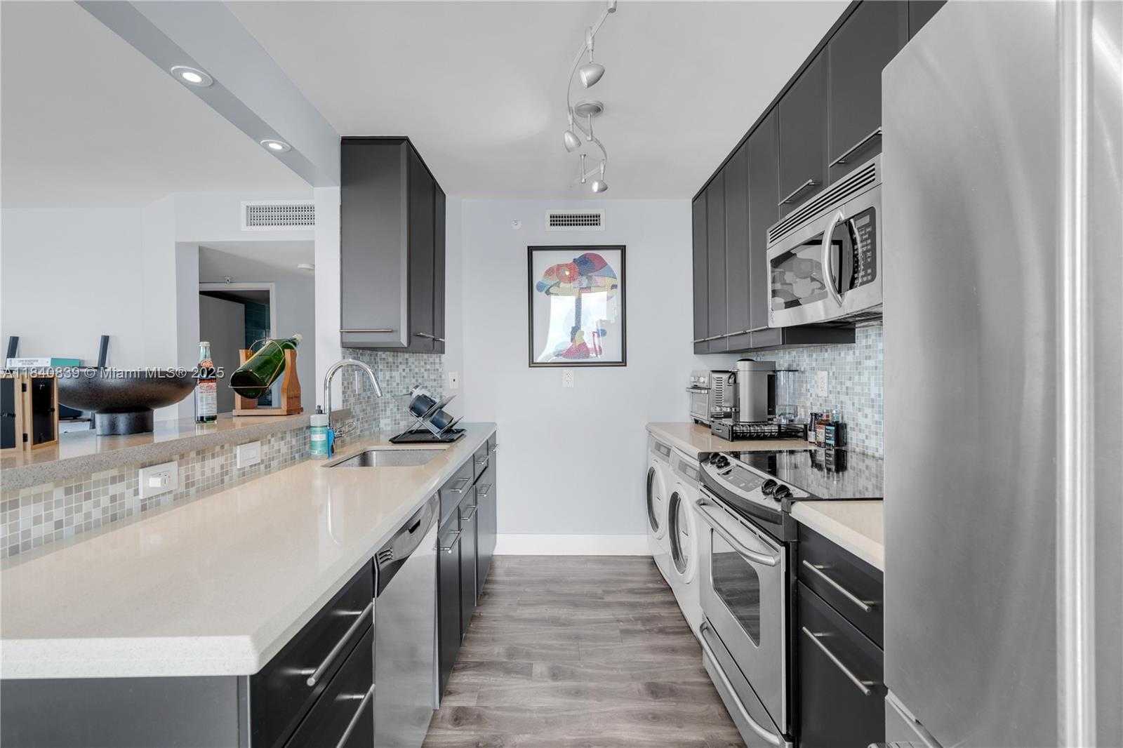 Small Image of 1688 WEST AVE #1209, Miami Beach Number 5