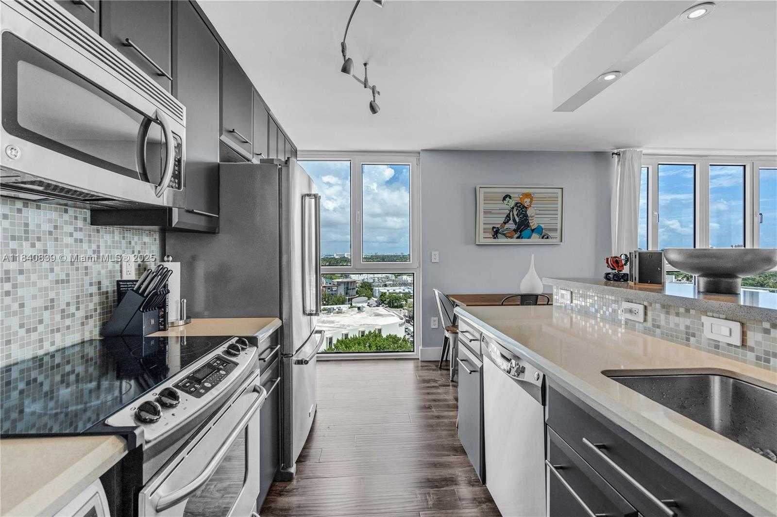Small Image of 1688 WEST AVE #1209, Miami Beach Number 6