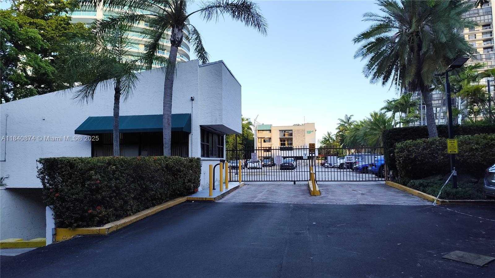 Small Image of 2201 BRICKELL AVE #96, Miami Number 2