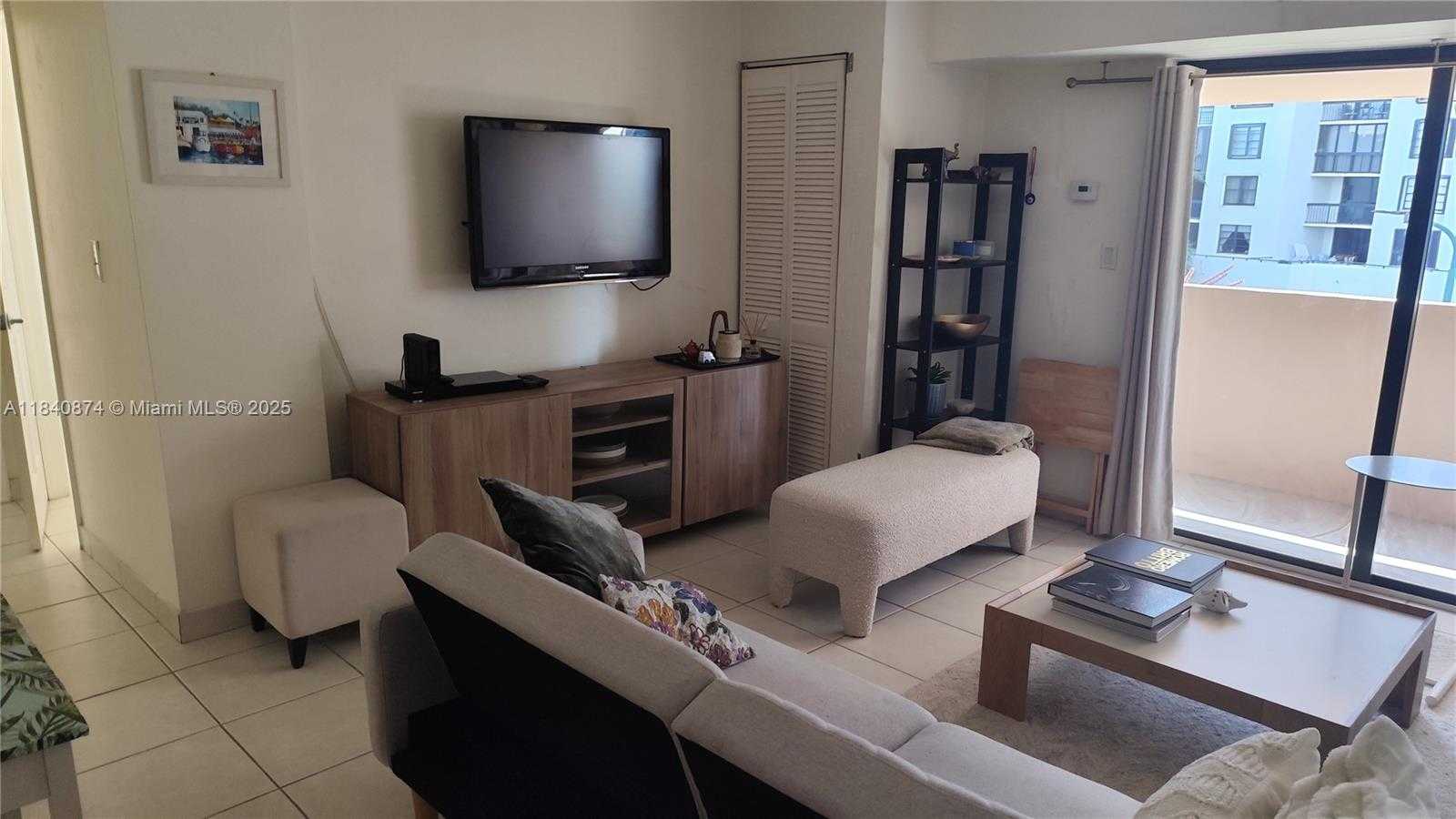 Small Image of 2201 BRICKELL AVE #96, Miami Number 4