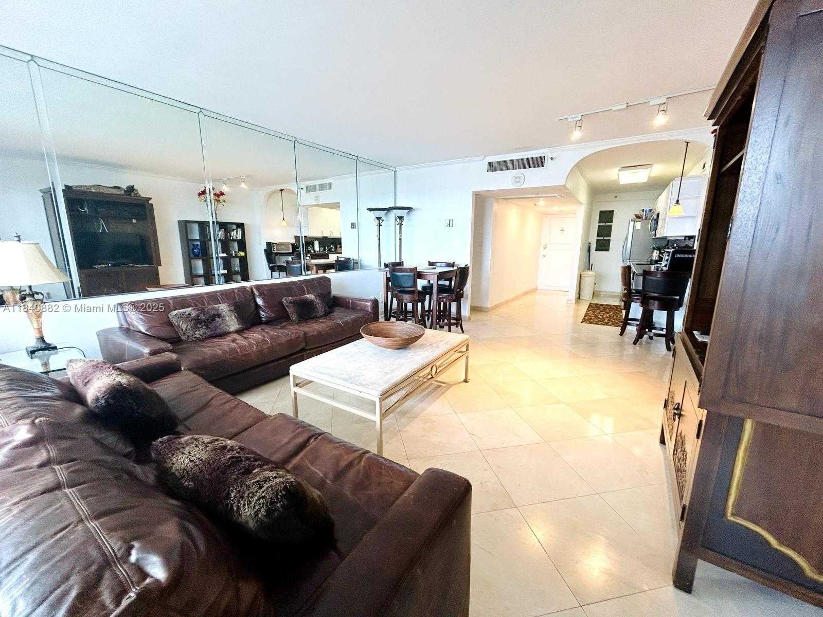 Small Image of 100 LINCOLN RD #1034, Miami Beach Number 2