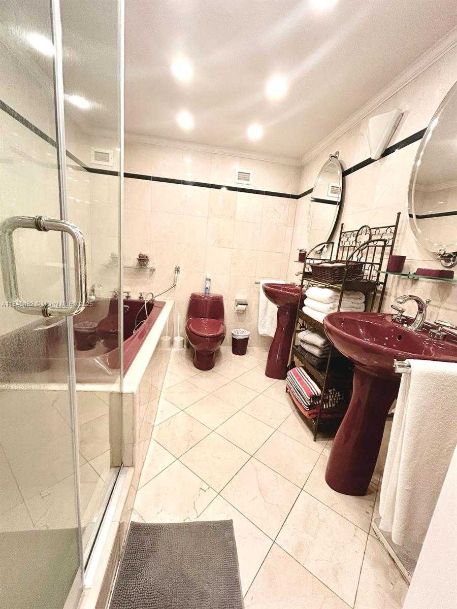 Small Image of 100 LINCOLN RD #1034, Miami Beach Number 6