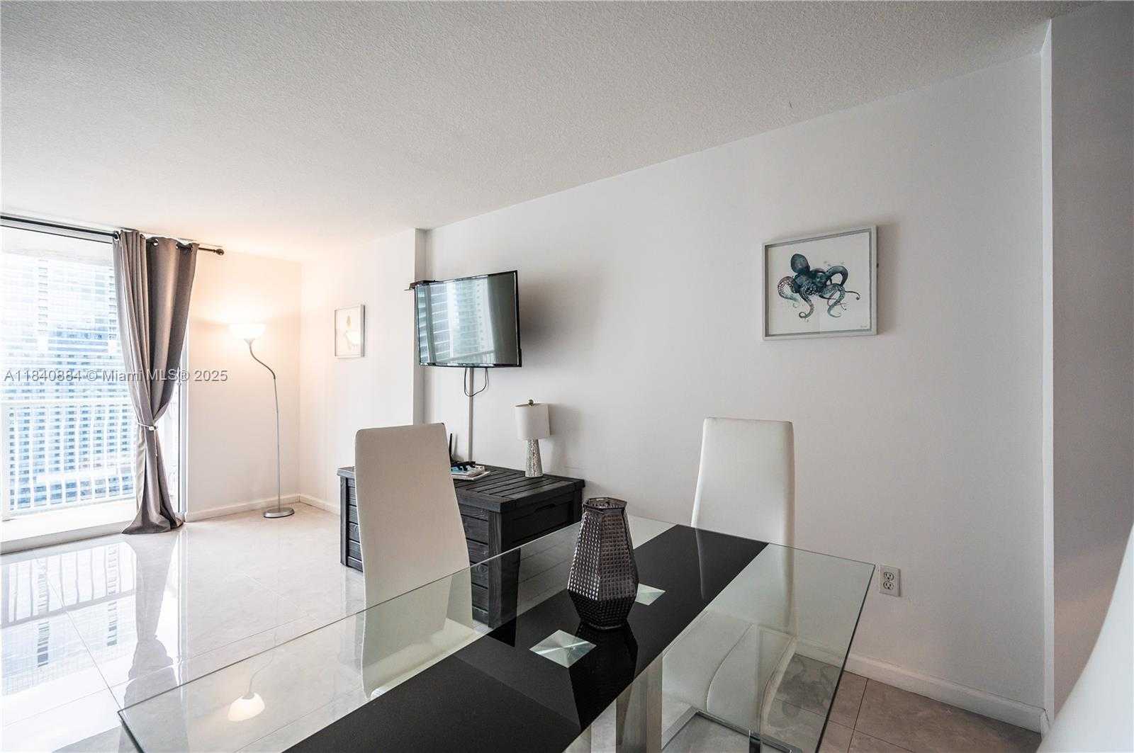 Small Image of 1200 BRICKELL BAY DR #3821, Miami Number 21
