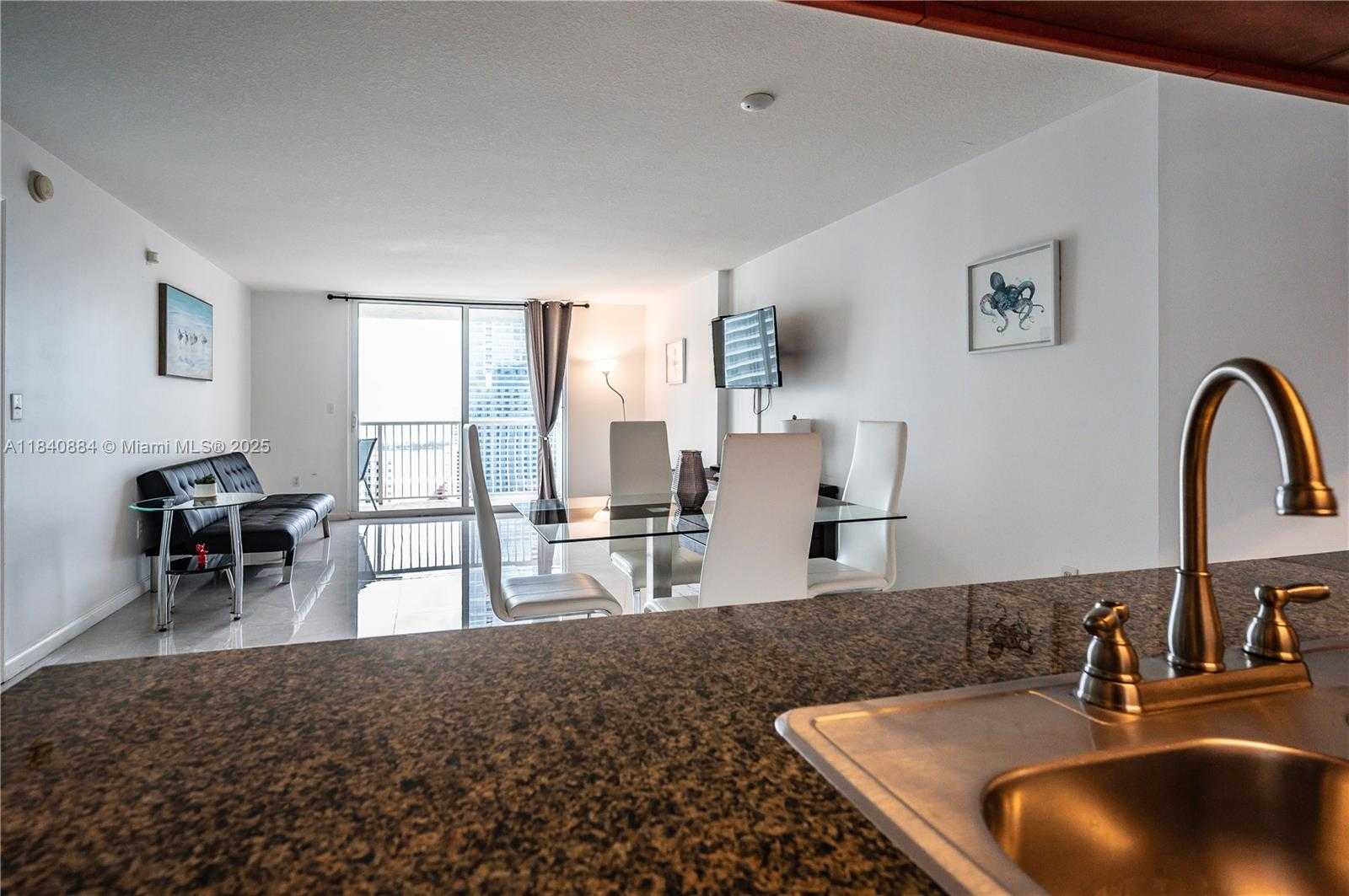 Small Image of 1200 BRICKELL BAY DR #3821, Miami Number 6