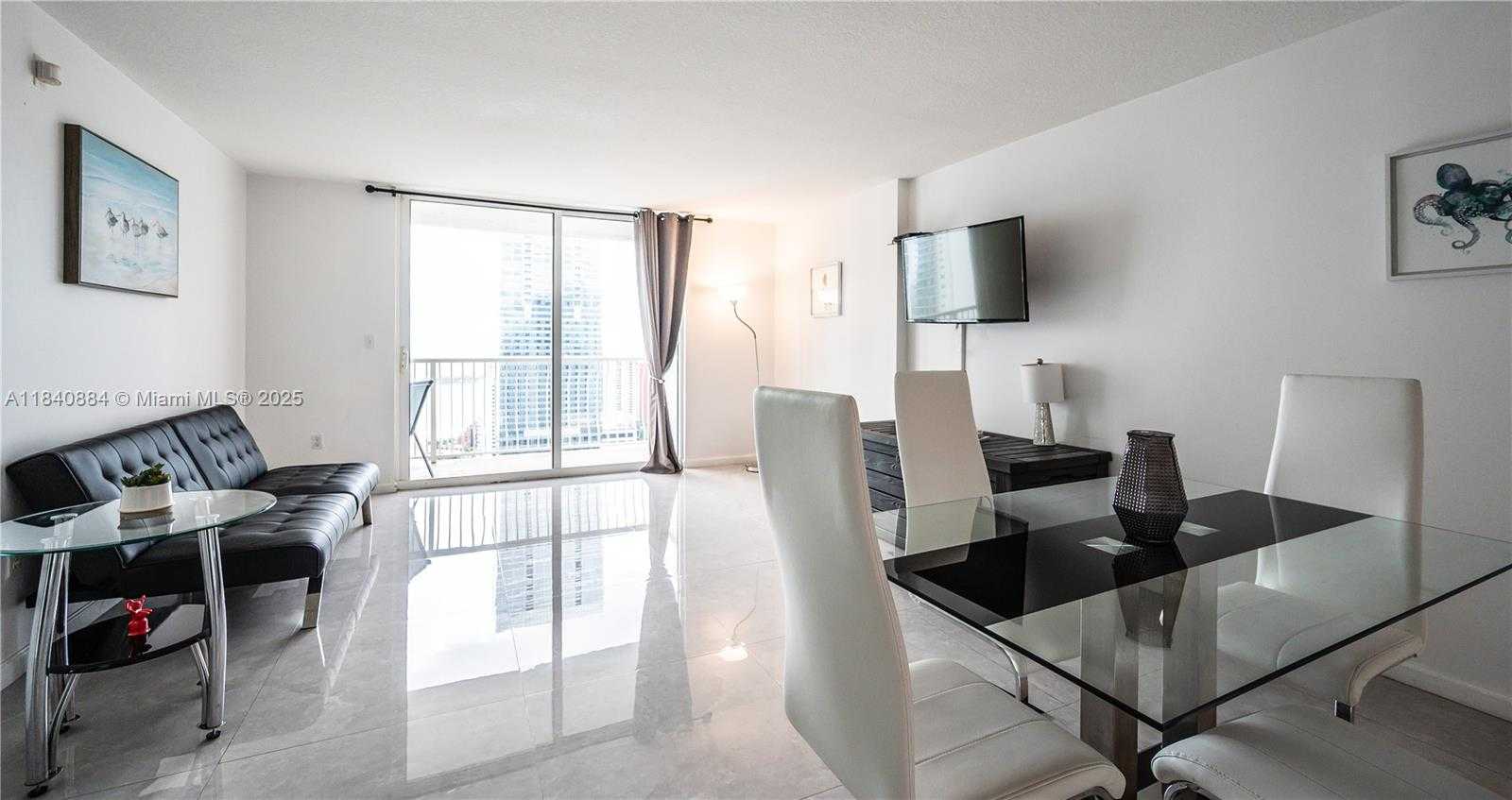 Small Image of 1200 BRICKELL BAY DR #3821, Miami Number 9
