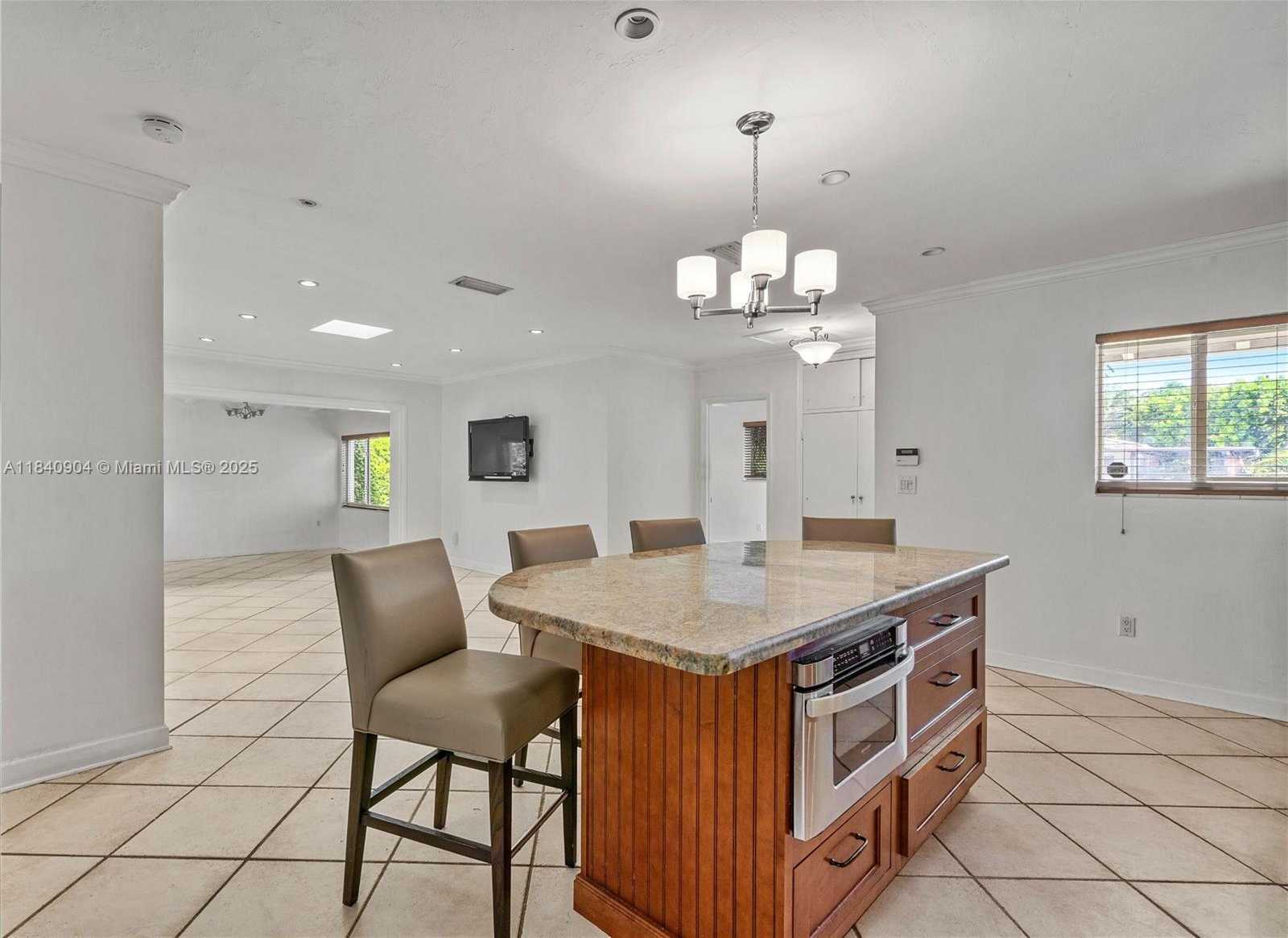 Small Image of 8475 SOUTH WEST 43RD ST, Miami Number 12