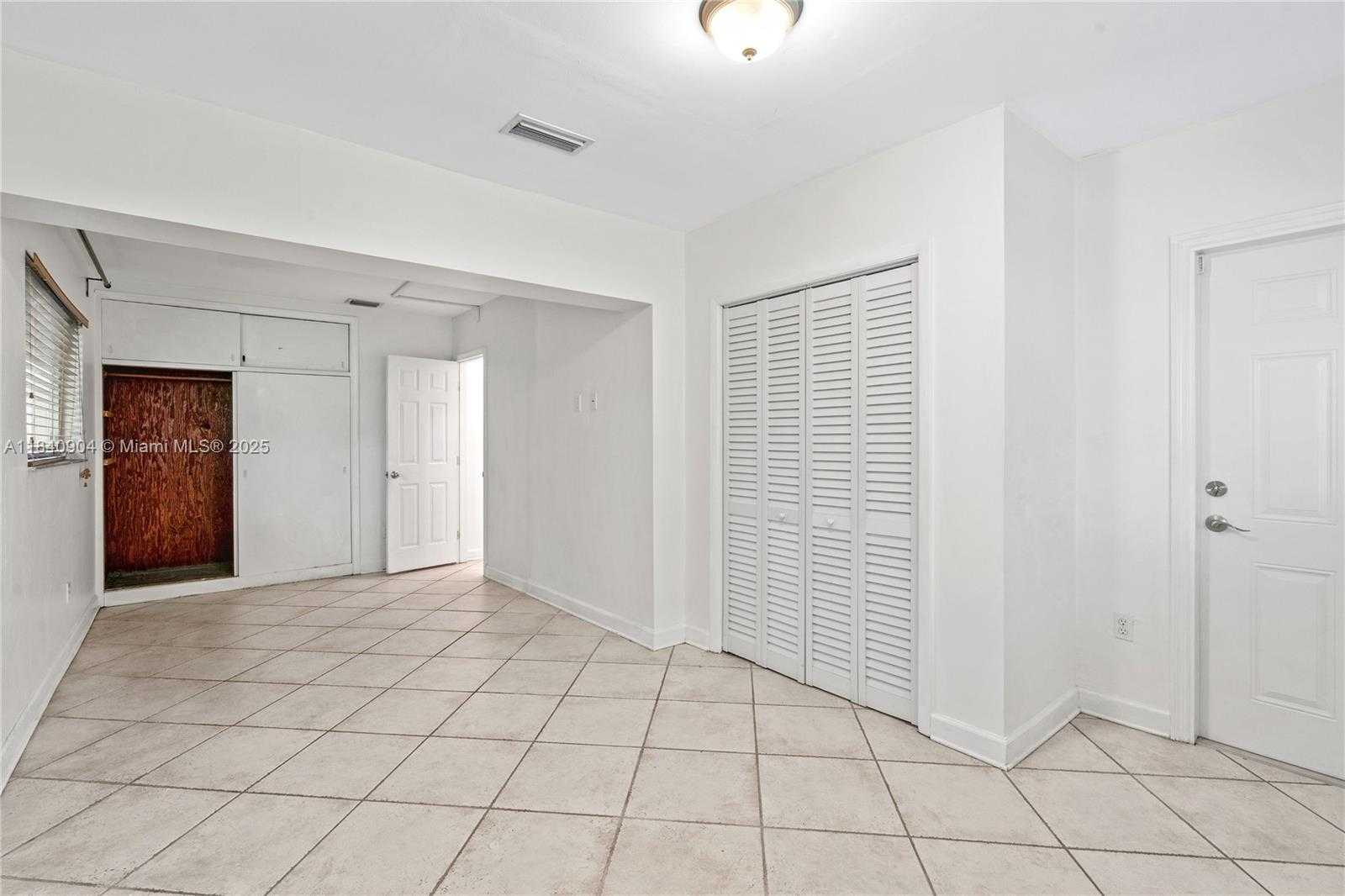 Small Image of 8475 SOUTH WEST 43RD ST, Miami Number 19