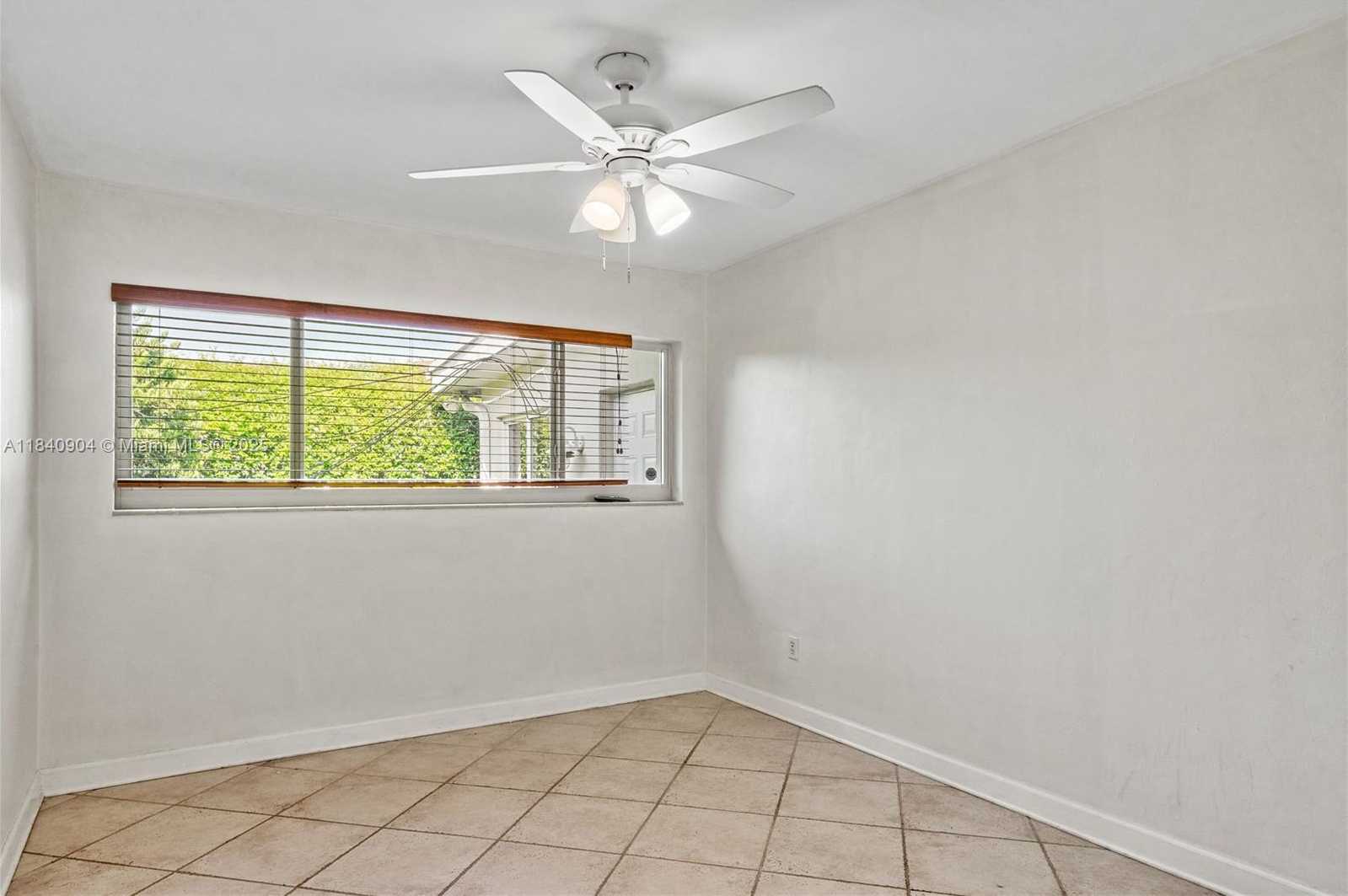 Small Image of 8475 SOUTH WEST 43RD ST, Miami Number 24