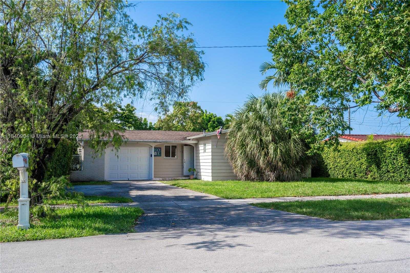 Small Image of 8475 SOUTH WEST 43RD ST, Miami Number 5