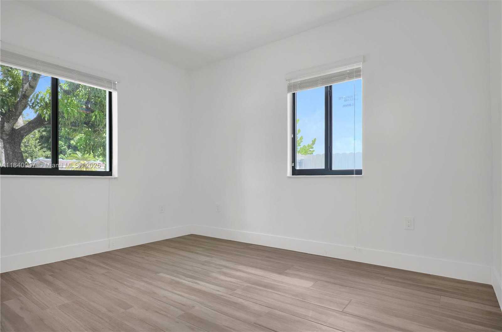 Small Image of 10424 NORTH WEST 33RD AVE, Miami Number 10