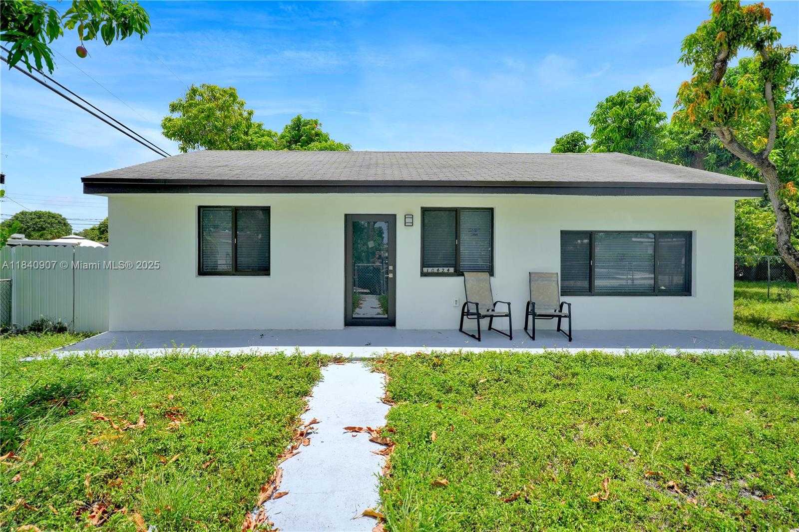 Small Image of 10424 NORTH WEST 33RD AVE, Miami Number 15