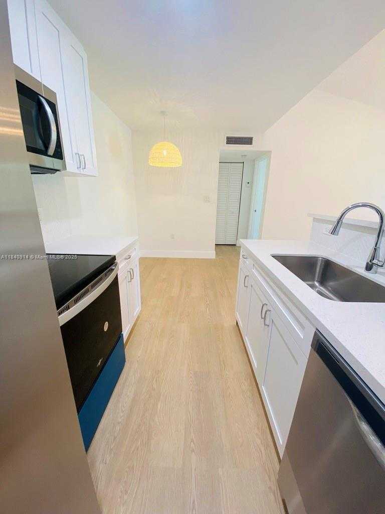Small Image of 10581 SOUTH WEST 155TH CT #1227, Miami Number 6