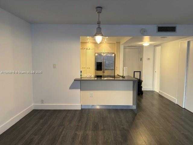 Small Image of 1901 BRICKELL AVE #B707, Miami Number 3