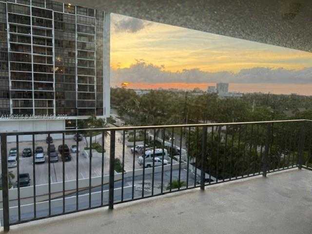 Small Image of 1901 BRICKELL AVE #B707, Miami Number 5