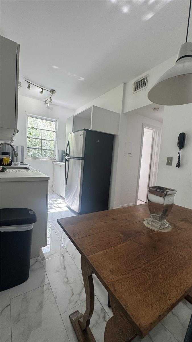Small Image of 610 8TH ST #104, Miami Beach Number 5