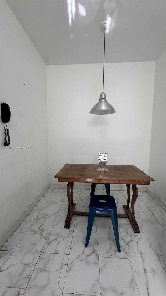 Small Image of 610 8TH ST #104, Miami Beach Number 9