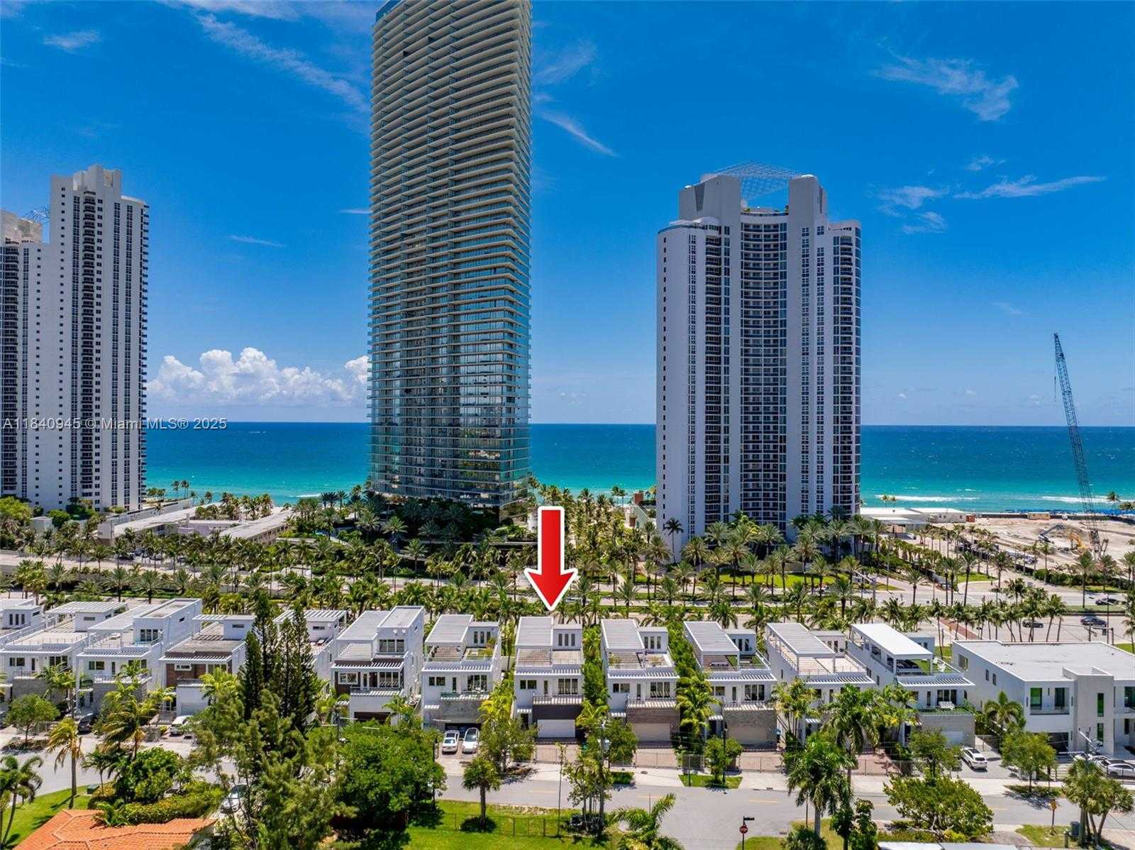 Small Image of 18955 ATLANTIC BLVD, Sunny Isles Beach Number 10