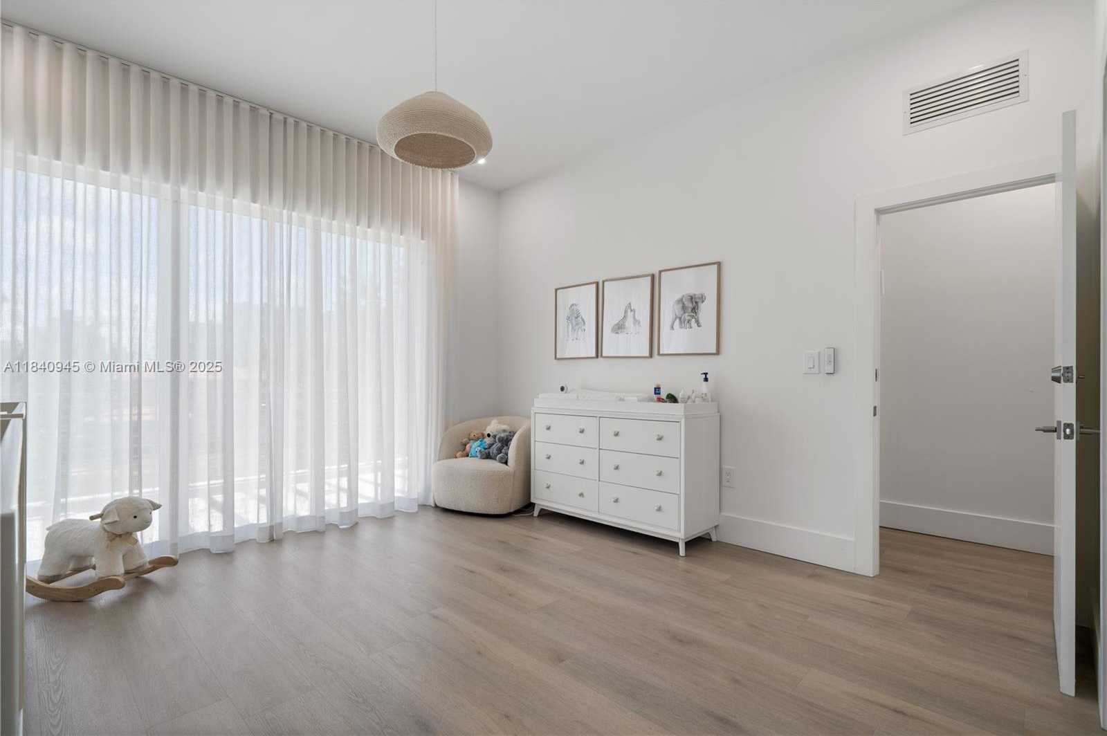 Small Image of 18955 ATLANTIC BLVD, Sunny Isles Beach Number 19