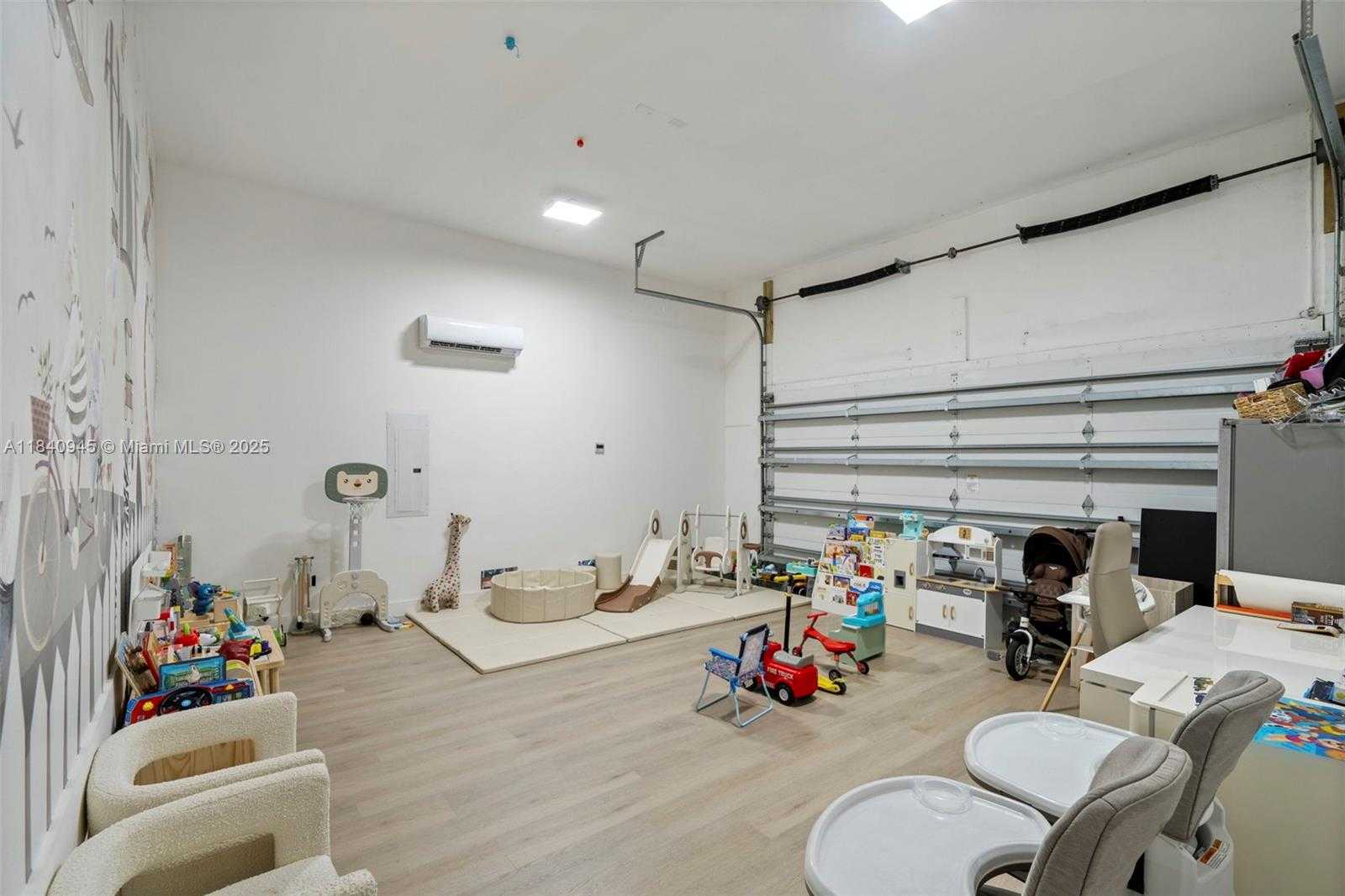 Small Image of 18955 ATLANTIC BLVD, Sunny Isles Beach Number 20