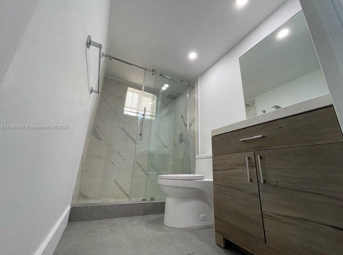 Small Image of 8888 COLLINS AVE #506, Surfside Number 12