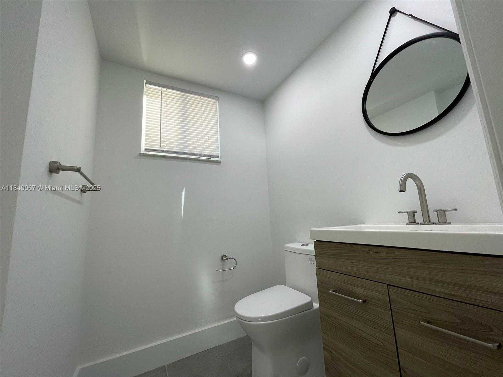 Small Image of 8888 COLLINS AVE #506, Surfside Number 22