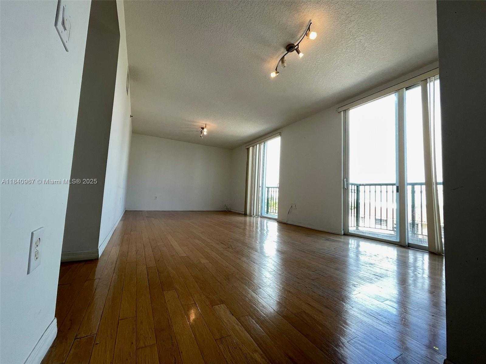 Small Image of 8888 COLLINS AVE #506, Surfside Number 24