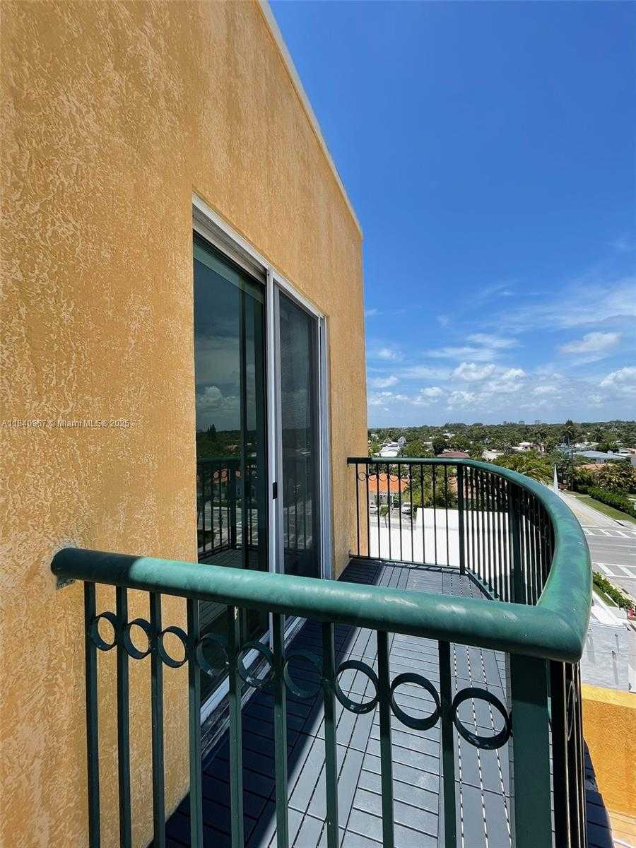 Small Image of 8888 COLLINS AVE #506, Surfside Number 26