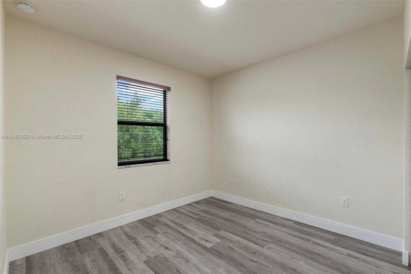 Small Image of 9329 SOUTH WEST 227TH TER, Cutler Bay Number 17