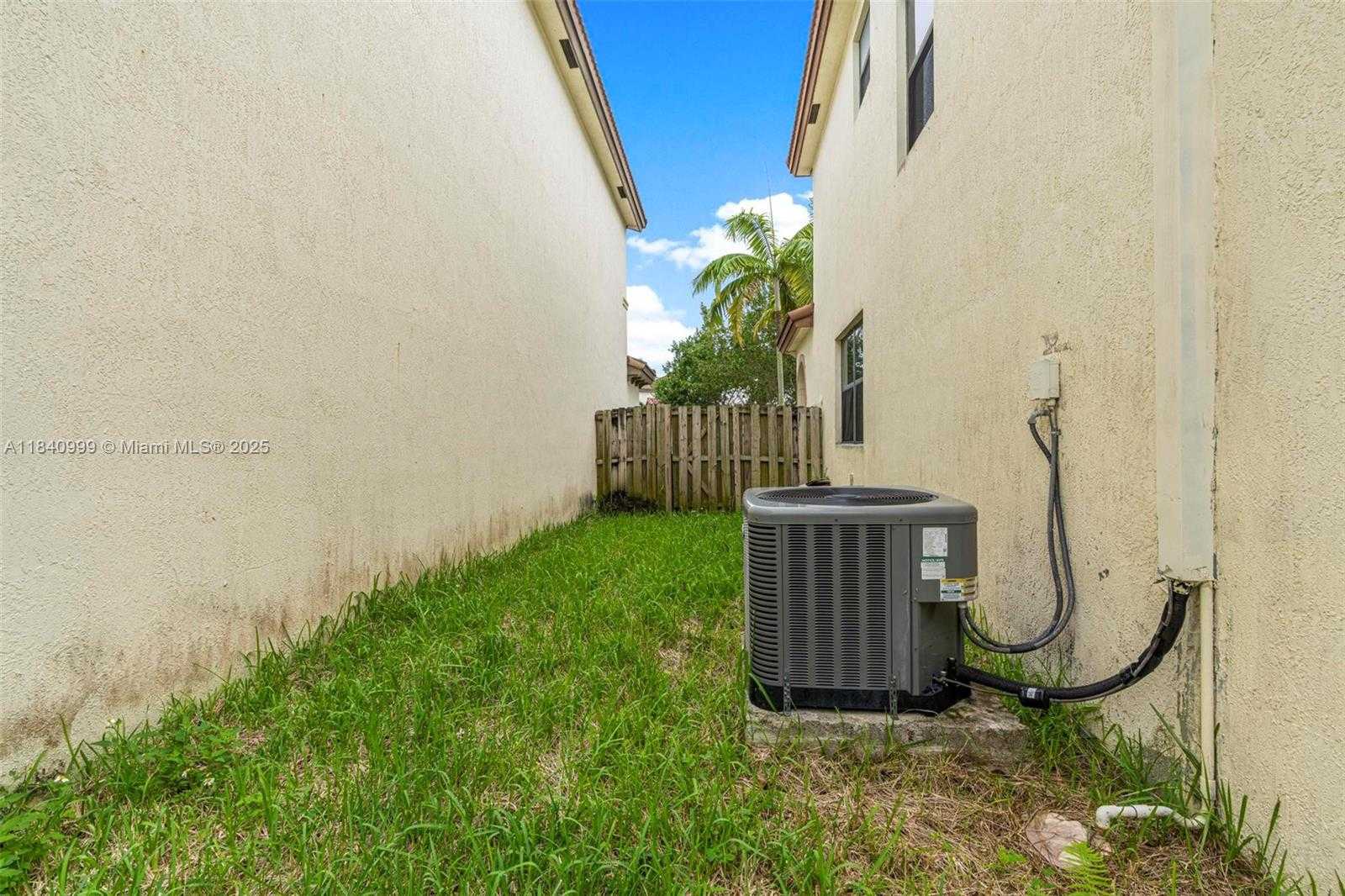 Small Image of 9329 SOUTH WEST 227TH TER, Cutler Bay Number 23