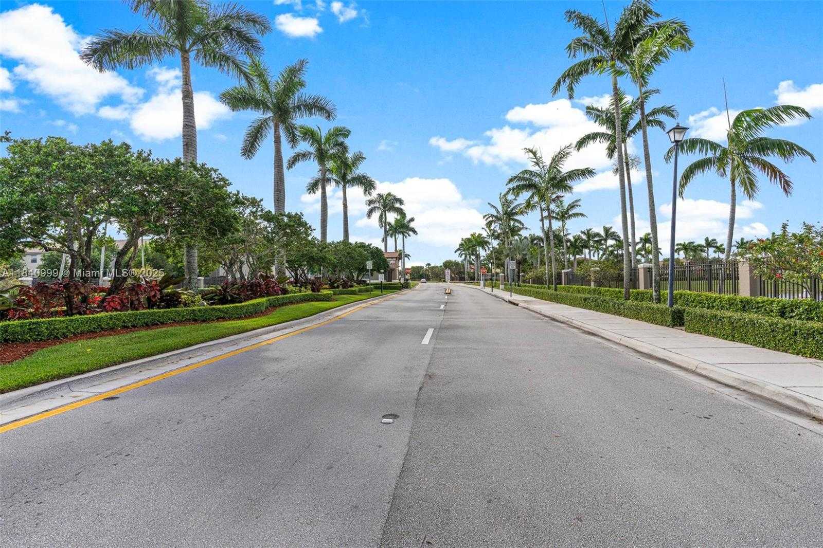 Small Image of 9329 SOUTH WEST 227TH TER, Cutler Bay Number 4