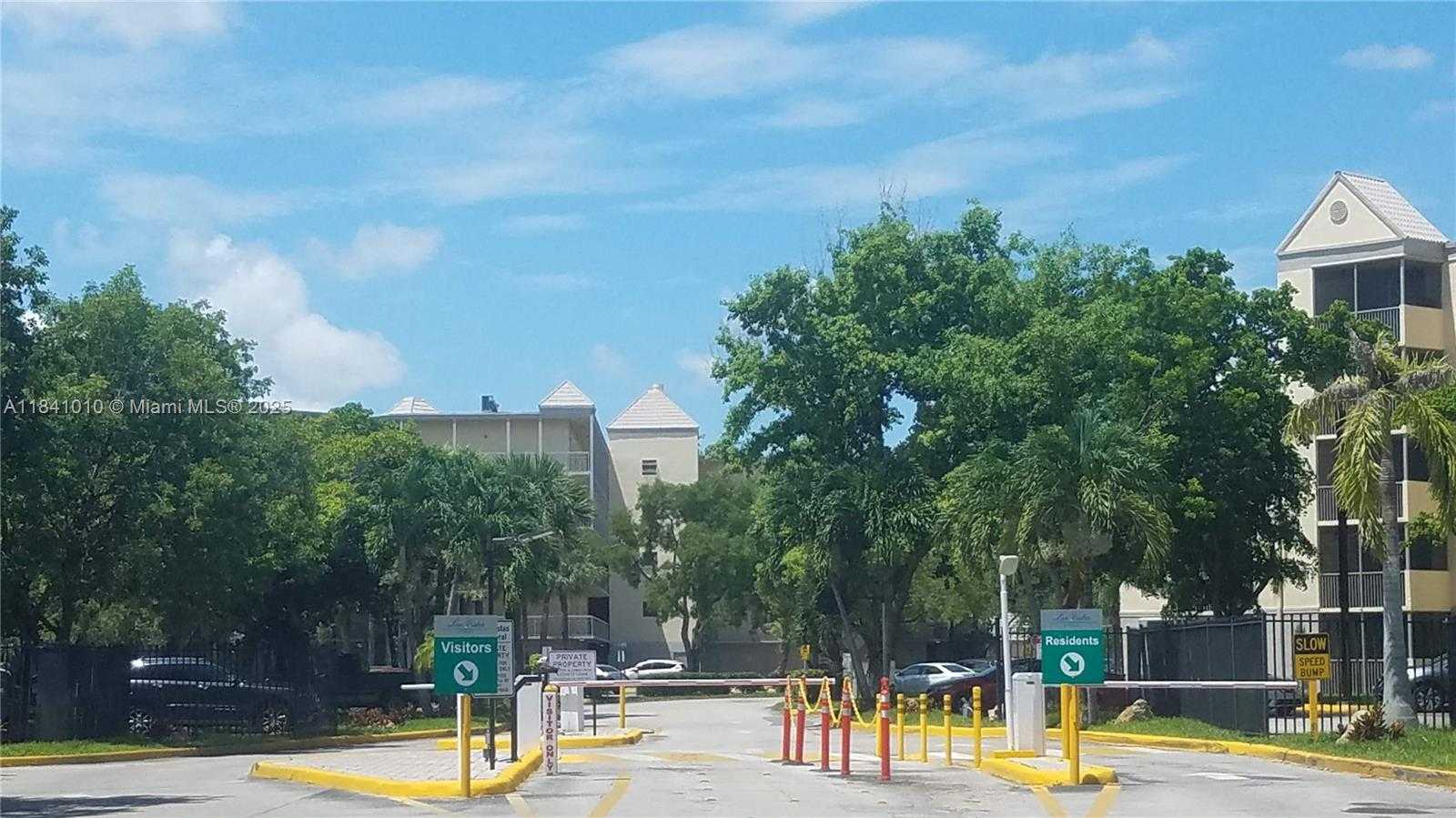 Small Image of 8120 GENEVA CT #354, Doral Number 12