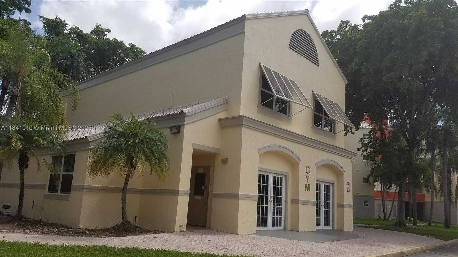 Small Image of 8120 GENEVA CT #354, Doral Number 14