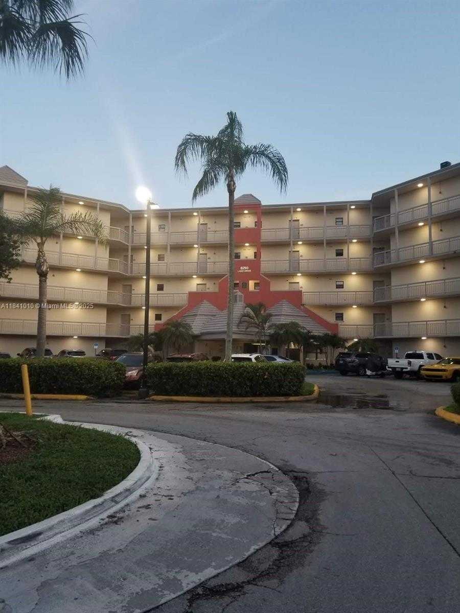 Small Image of 8120 GENEVA CT #354, Doral Number 16