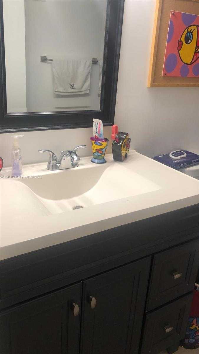 Small Image of 8120 GENEVA CT #354, Doral Number 5