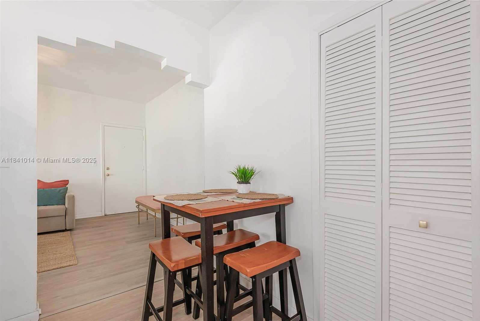 Small Image of 530 15TH ST #104, Miami Beach Number 10