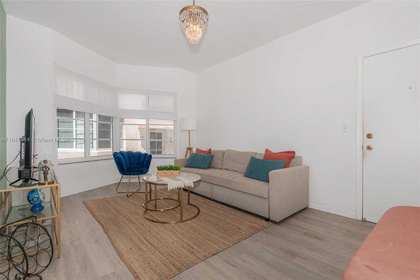 Small Image of 530 15TH ST #104, Miami Beach Number 2