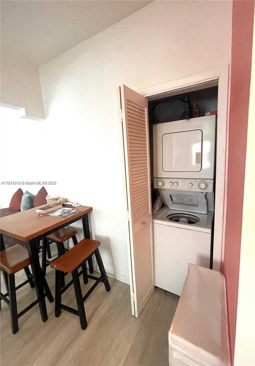Small Image of 530 15TH ST #104, Miami Beach Number 22