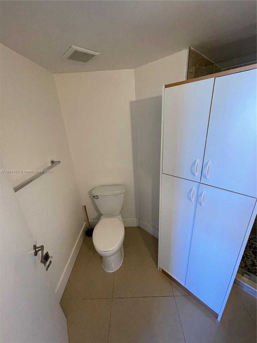 Small Image of 9735 FONTAINEBLEAU BLVD #G210, Miami Number 10