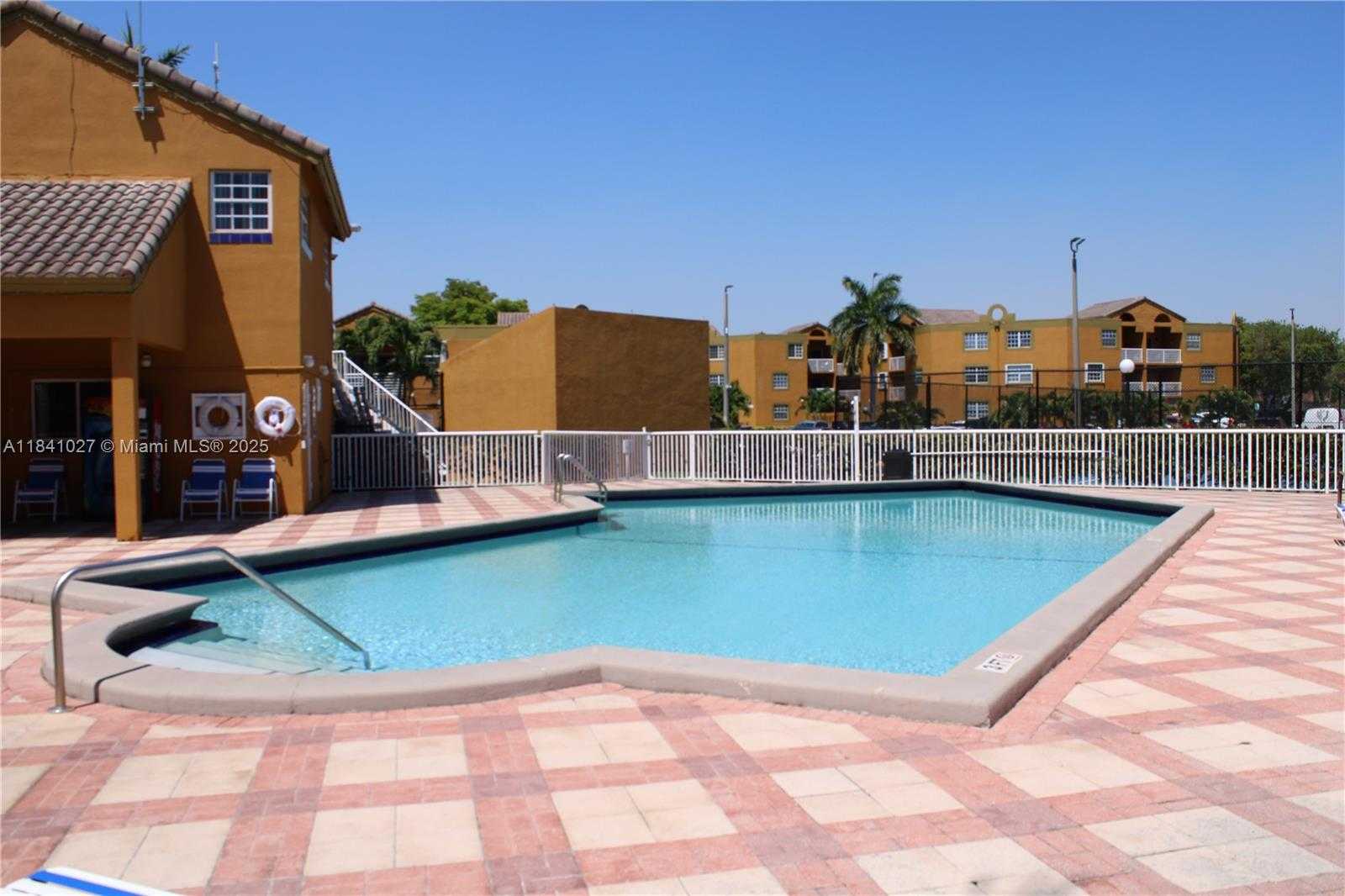 Small Image of 9735 FONTAINEBLEAU BLVD #G210, Miami Number 24