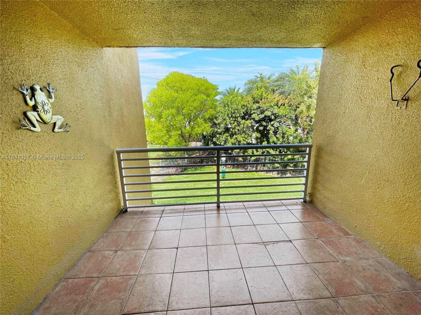 Small Image of 9735 FONTAINEBLEAU BLVD #G210, Miami Number 5