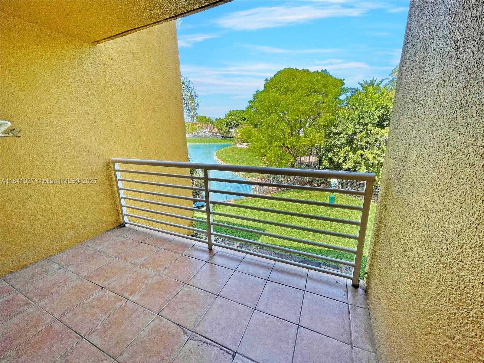 Small Image of 9735 FONTAINEBLEAU BLVD #G210, Miami Number 6